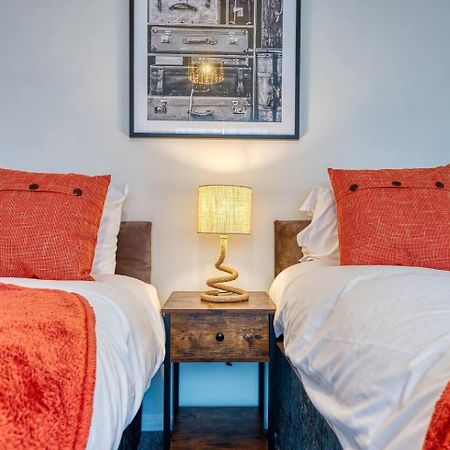 Dudley-5 Beds-Contractors-Parking-Long Stay! المظهر الخارجي الصورة