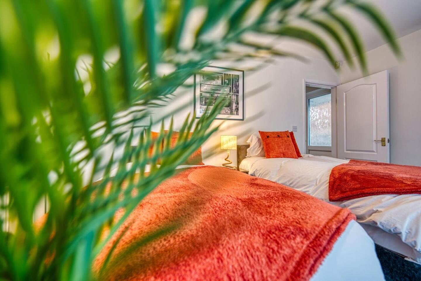 Dudley-5 Beds-Contractors-Parking-Long Stay! المظهر الخارجي الصورة